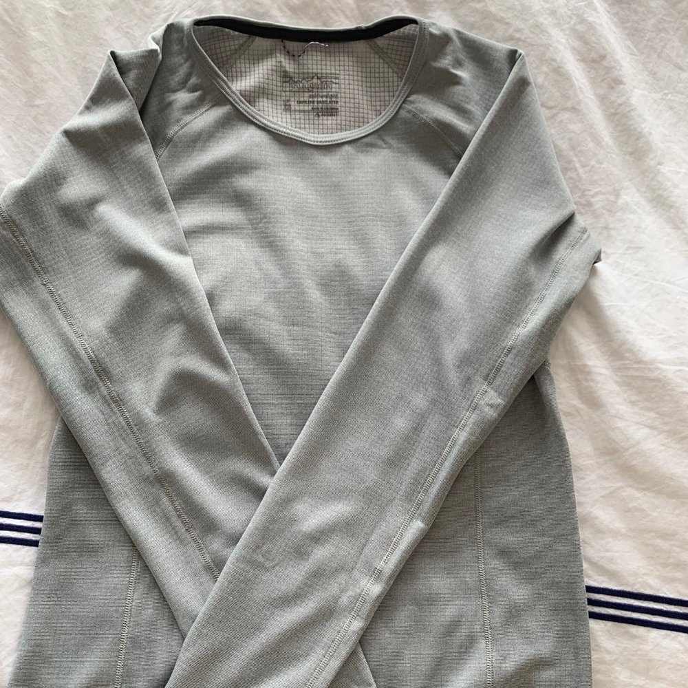 Patagonia Capilene Midweight Baselayer Size: XS